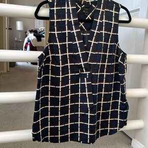 ❄️ J. Crew Black and White Sleeveless Silk Blouse with VNeck and Tie Collar SZ 8